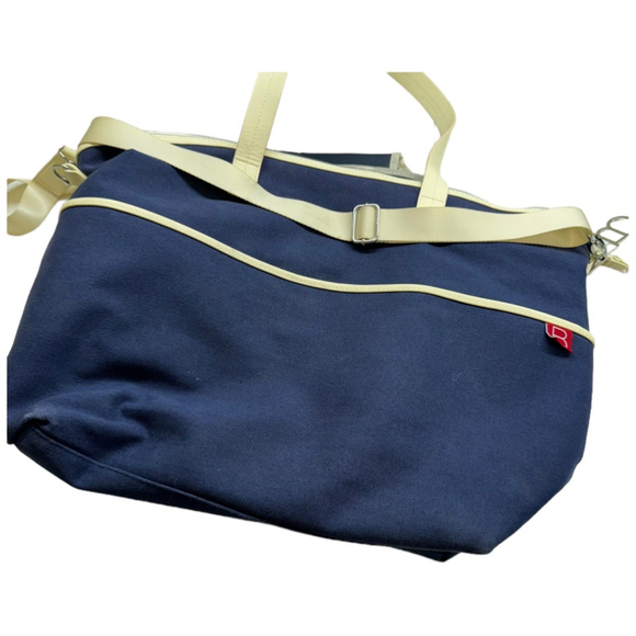 Diaper bag BeautyCounter blue bag with changing mat - Picture 3 of 7